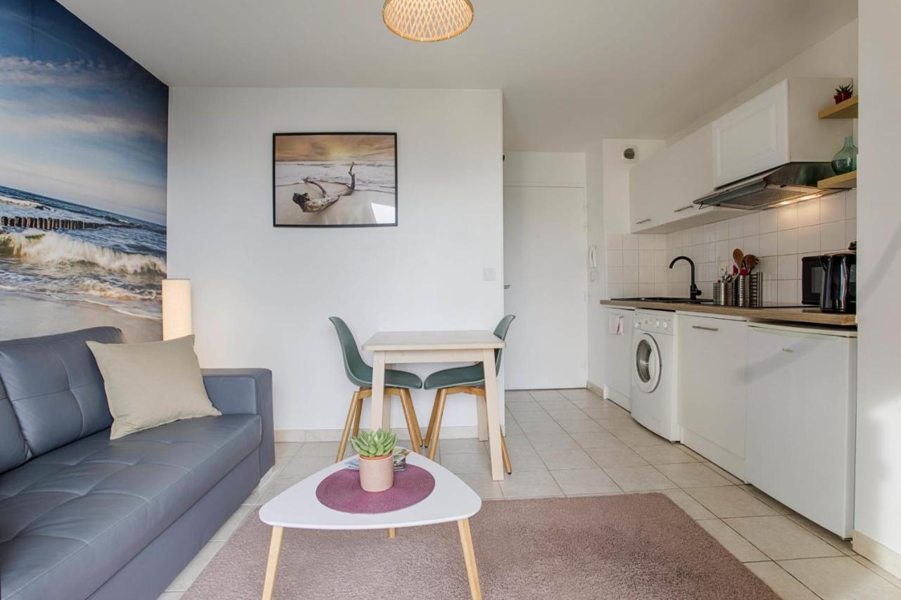 Cosy Flat At 100M From The Beach And Parking Apartment Ouistreham Ngoại thất bức ảnh